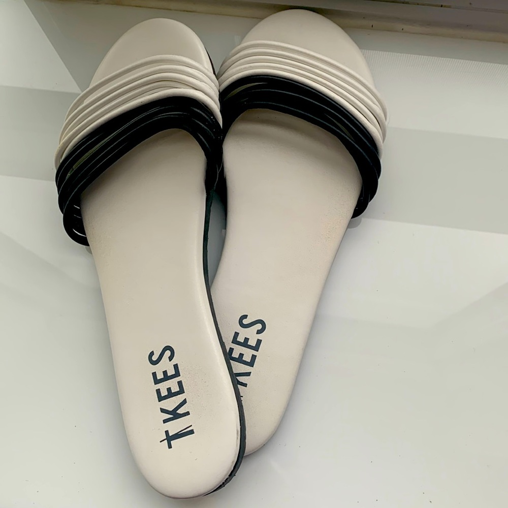 Really nice TKees Sandals
